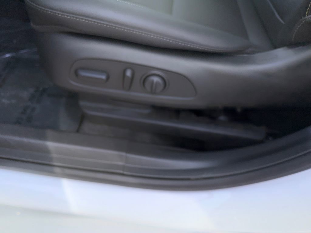 Used 2024 Chevrolet Trax ACTIV w/ Driver Confidence Package image 16