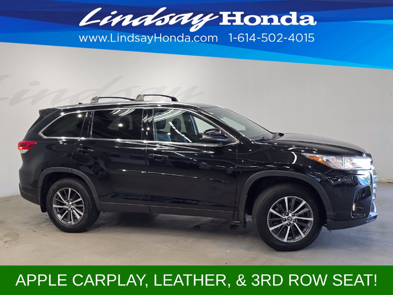Used 2019 Toyota Highlander XLE AWD/4WD image 3