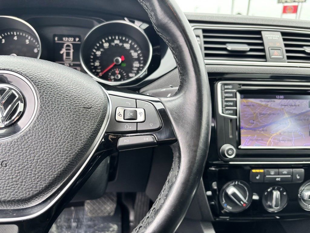Used 2016 Volkswagen Jetta SEL image 36