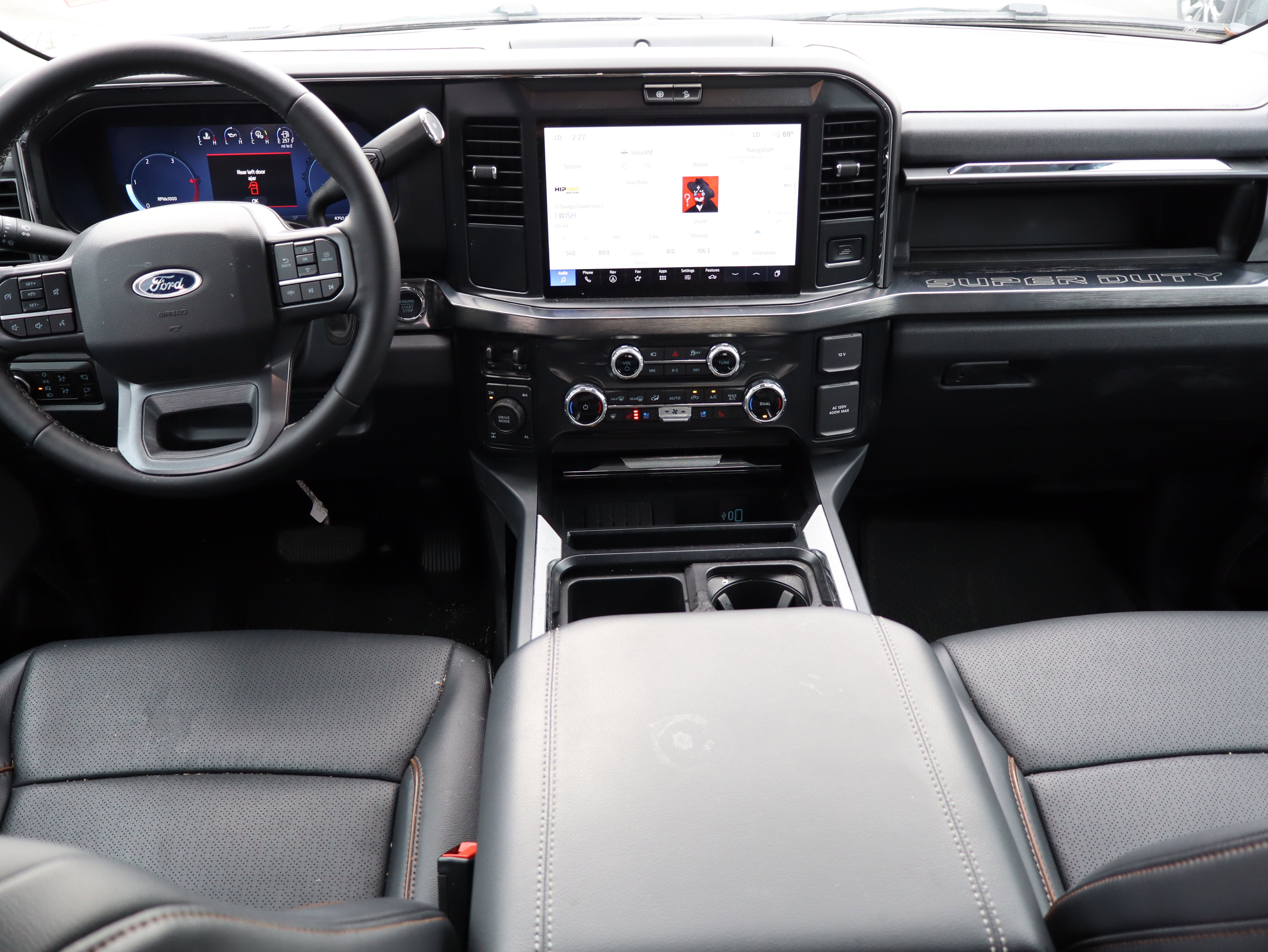 Used 2025 Ford F350 Lariat w/ Black Appearance Package image 21