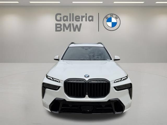 Used 2026 BMW X7 xDrive40i w/ M Sport Package AWD/4WD image 3