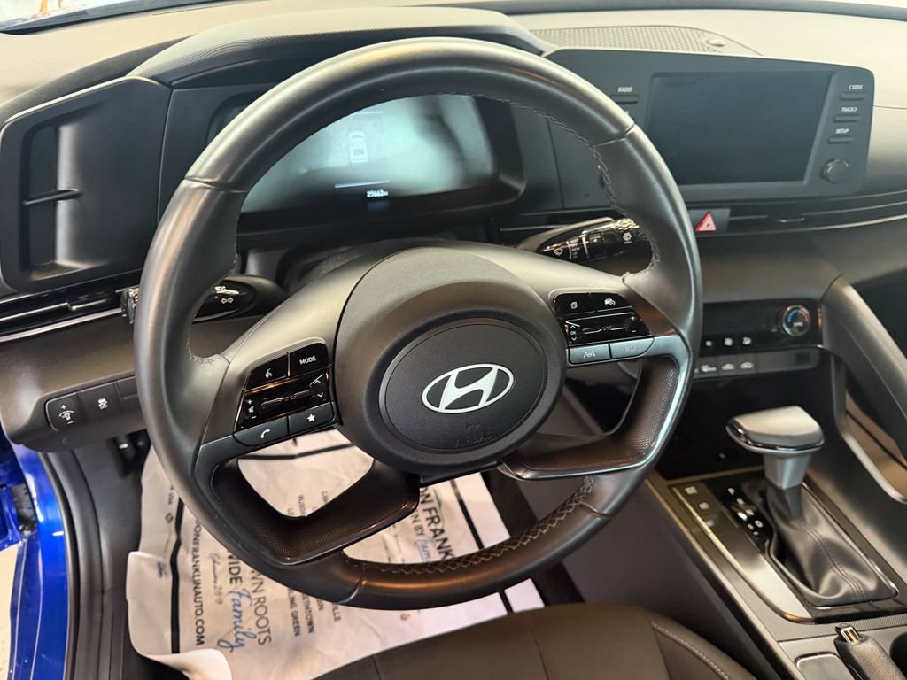 Used 2025 Hyundai Elantra Sport FWD image 13
