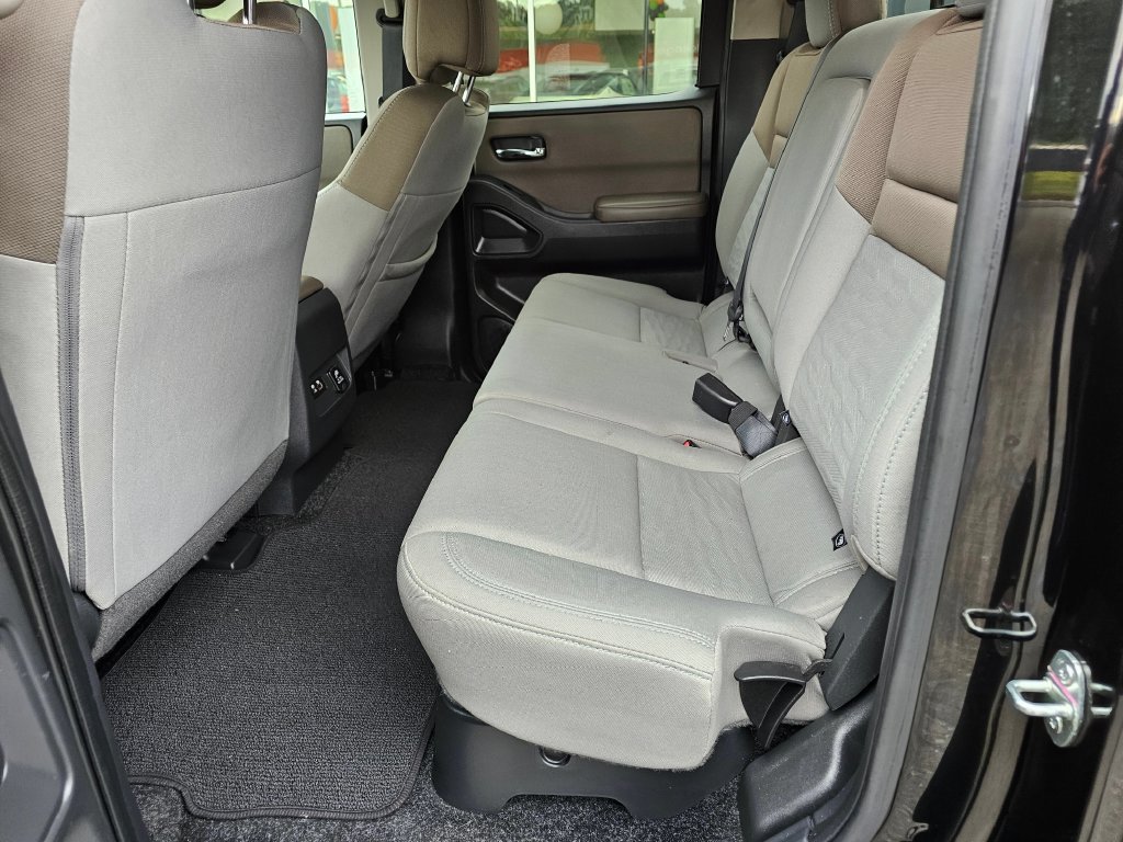Used 2024 Nissan Frontier SV w/ SV Convenience Package AWD/4WD image 12
