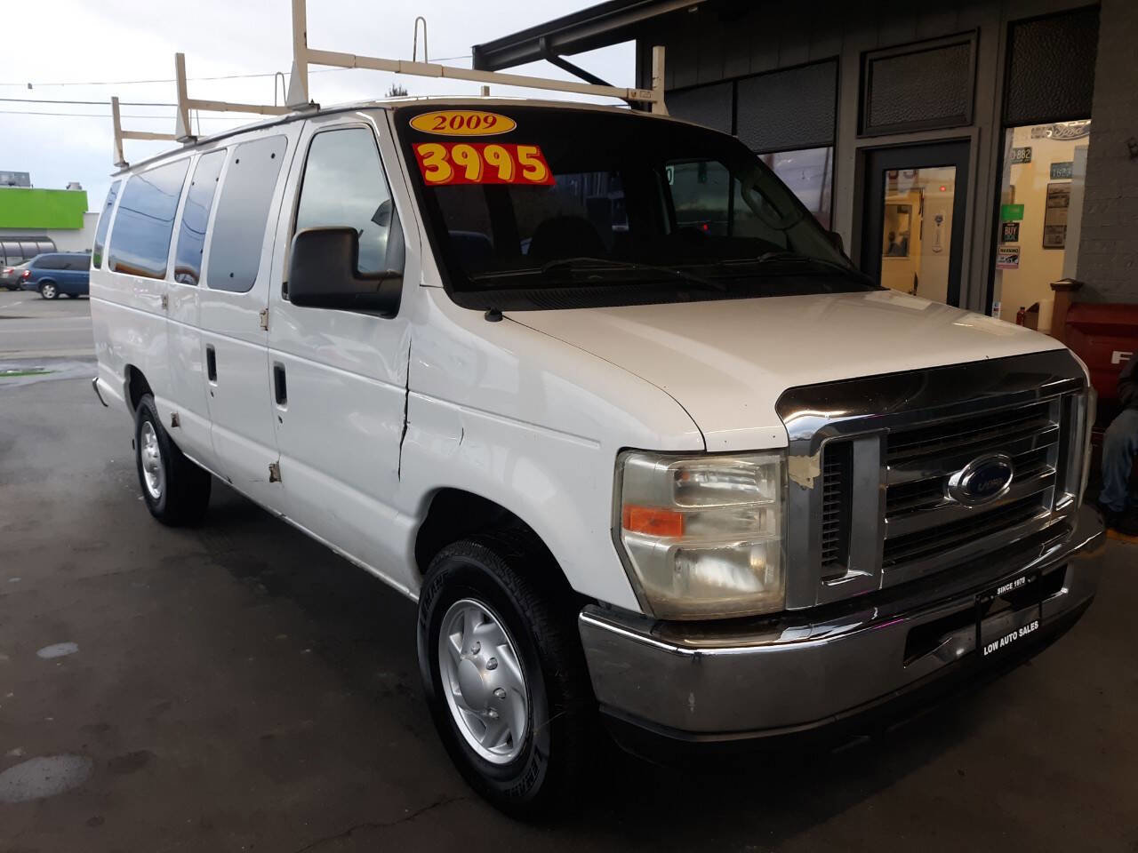 Used 2009 Ford E-350 and Econoline 350 XLT image 1