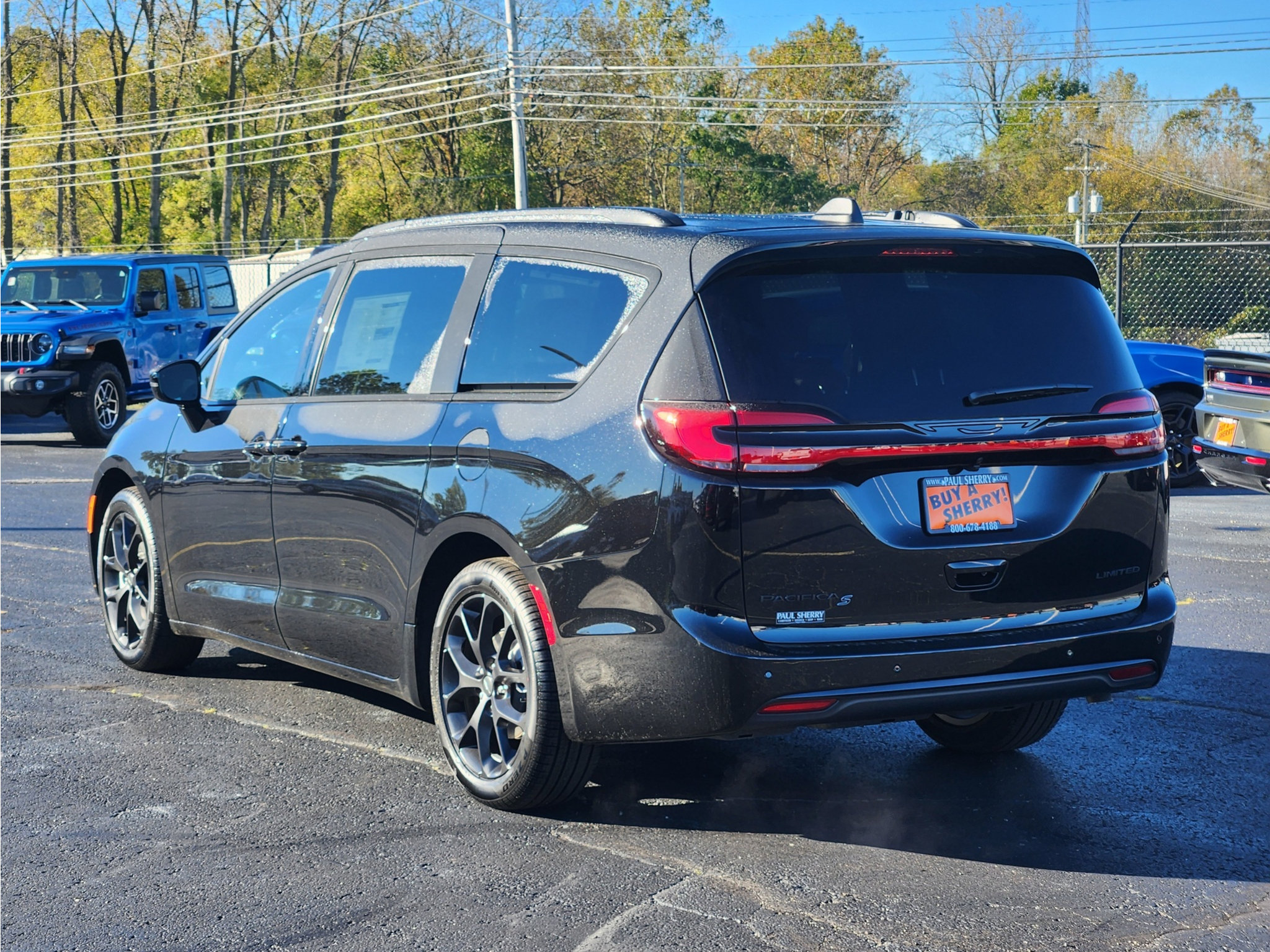 New 2027 Chrysler Pacifica Limited FWD image 14