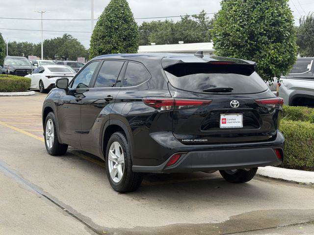 Certified 2024 Toyota Highlander LE FWD image 5