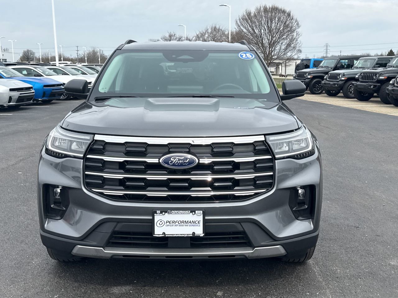Used 2025 Ford Explorer Active w/ Active Comfort Package AWD/4WD image 8