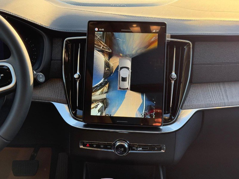 New 2026 Volvo XC90 B6 Ultra w/ Protection Package image 8