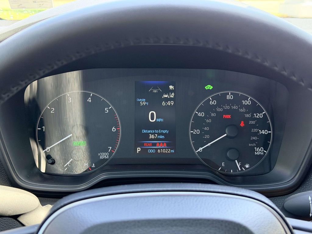 Used 2025 Toyota Corolla SE image 9