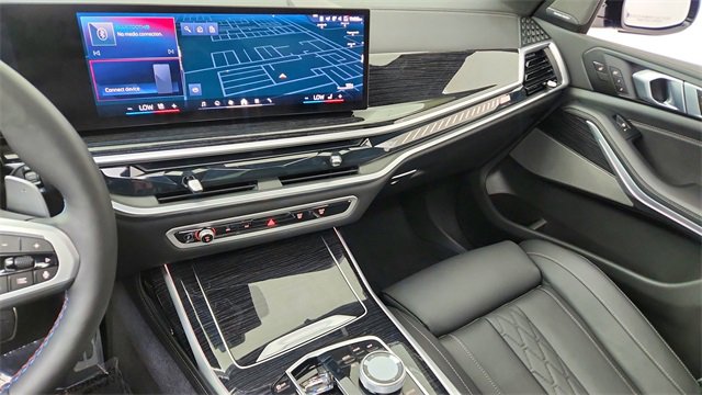 Used 2026 BMW X7 M60i image 48