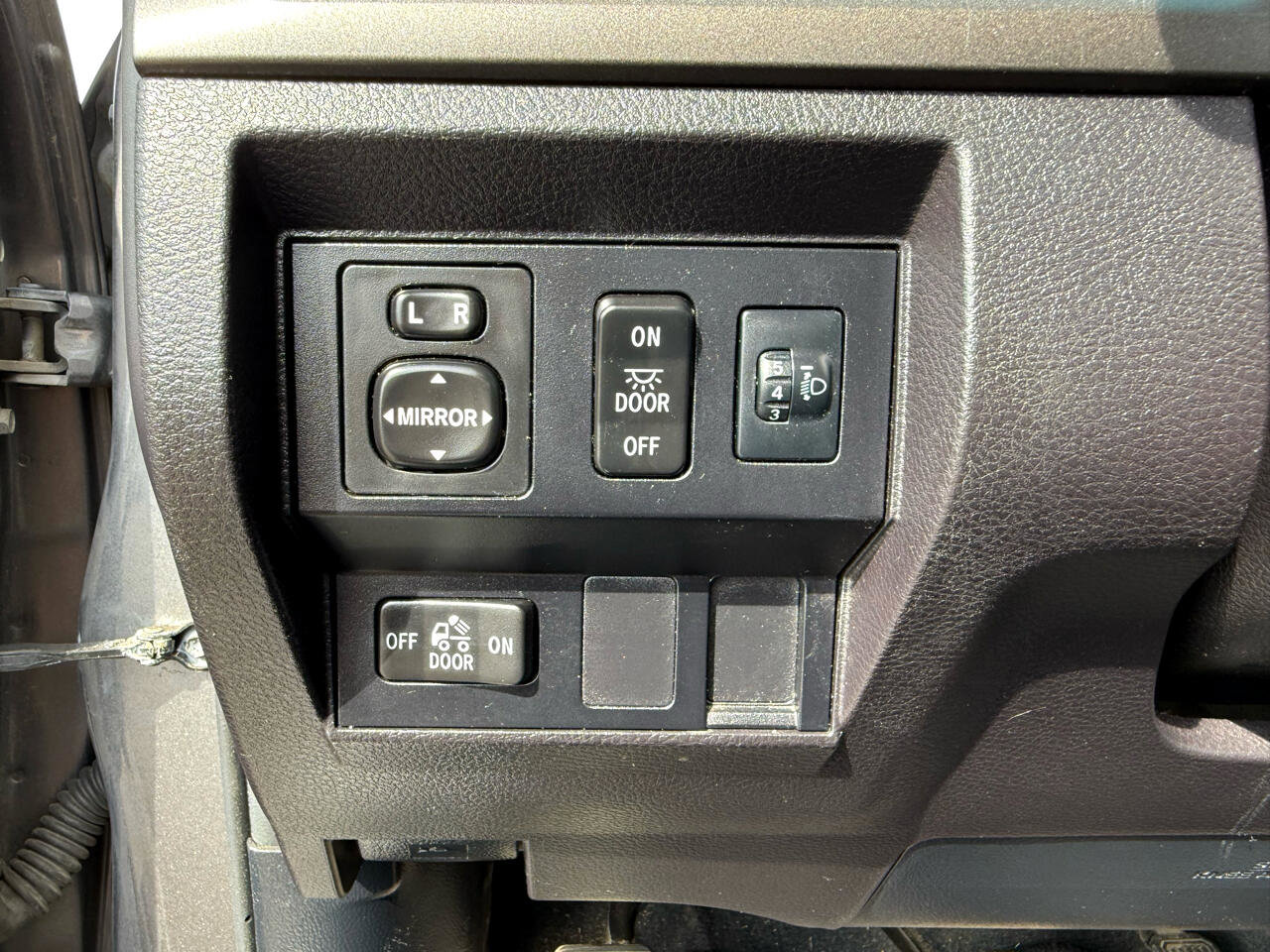 Used 2015 Toyota Tundra SR5 w/ TRD Off Road Package image 17