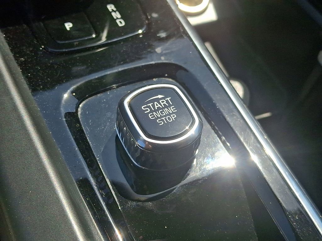 Used 2025 Volvo V60 B5 Cross Country Plus image 24