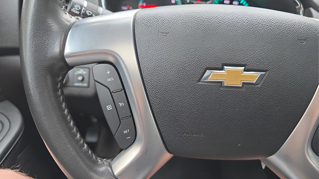 Used 2017 Chevrolet Traverse LT w/ Style and Technology Package FWD image 11