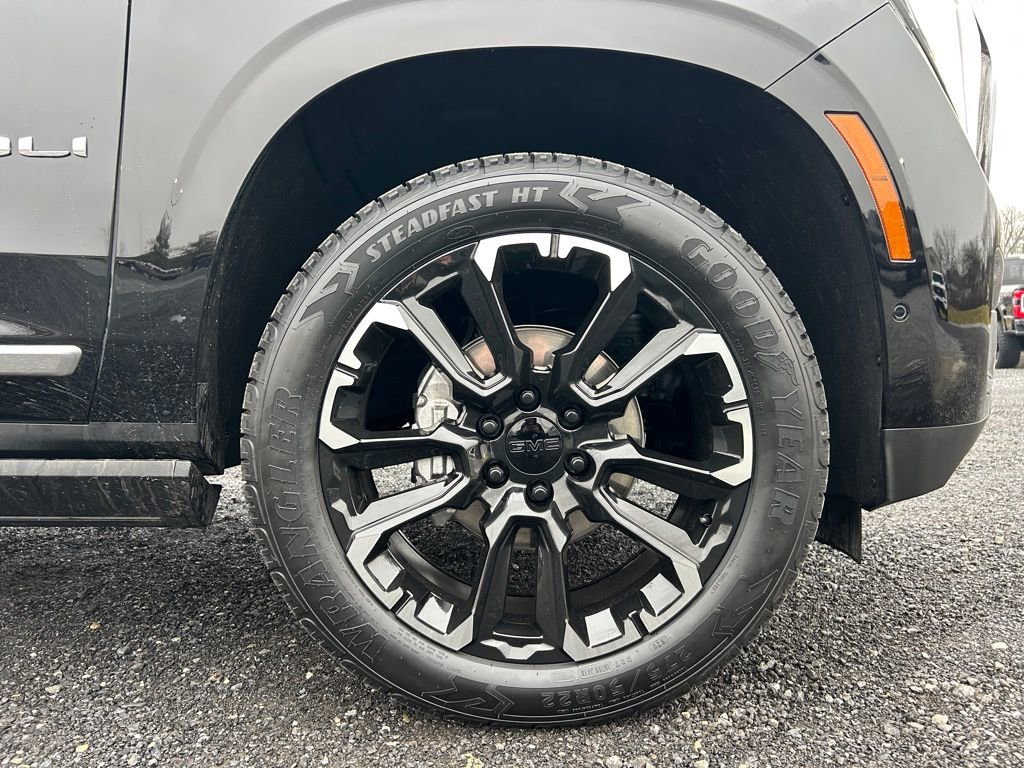 Used 2025 GMC Yukon Denali w/ Sun & Power Step Package image 26