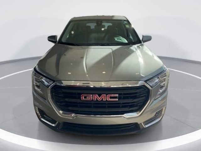 Used 2023 GMC Terrain SLE w/ LPO, Floor Liner Package image 7