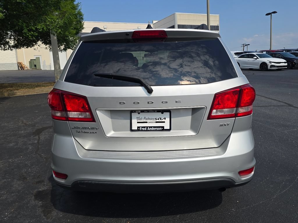 Used 2014 Dodge Journey SXT w/ Flexible Seating Group FWD image 4