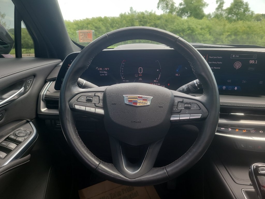 Used 2024 Cadillac XT4 Premium Luxury w/ Technology Package AWD/4WD image 31