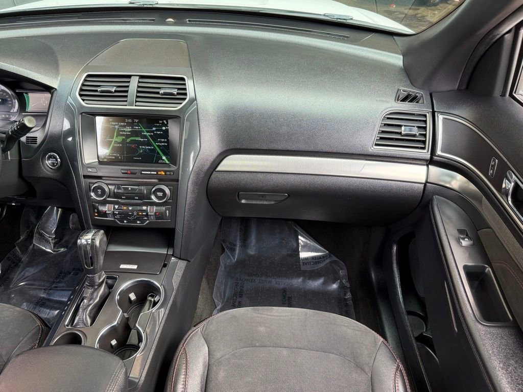 Used 2018 Ford Explorer XLT w/ Equipment Group 202A image 24