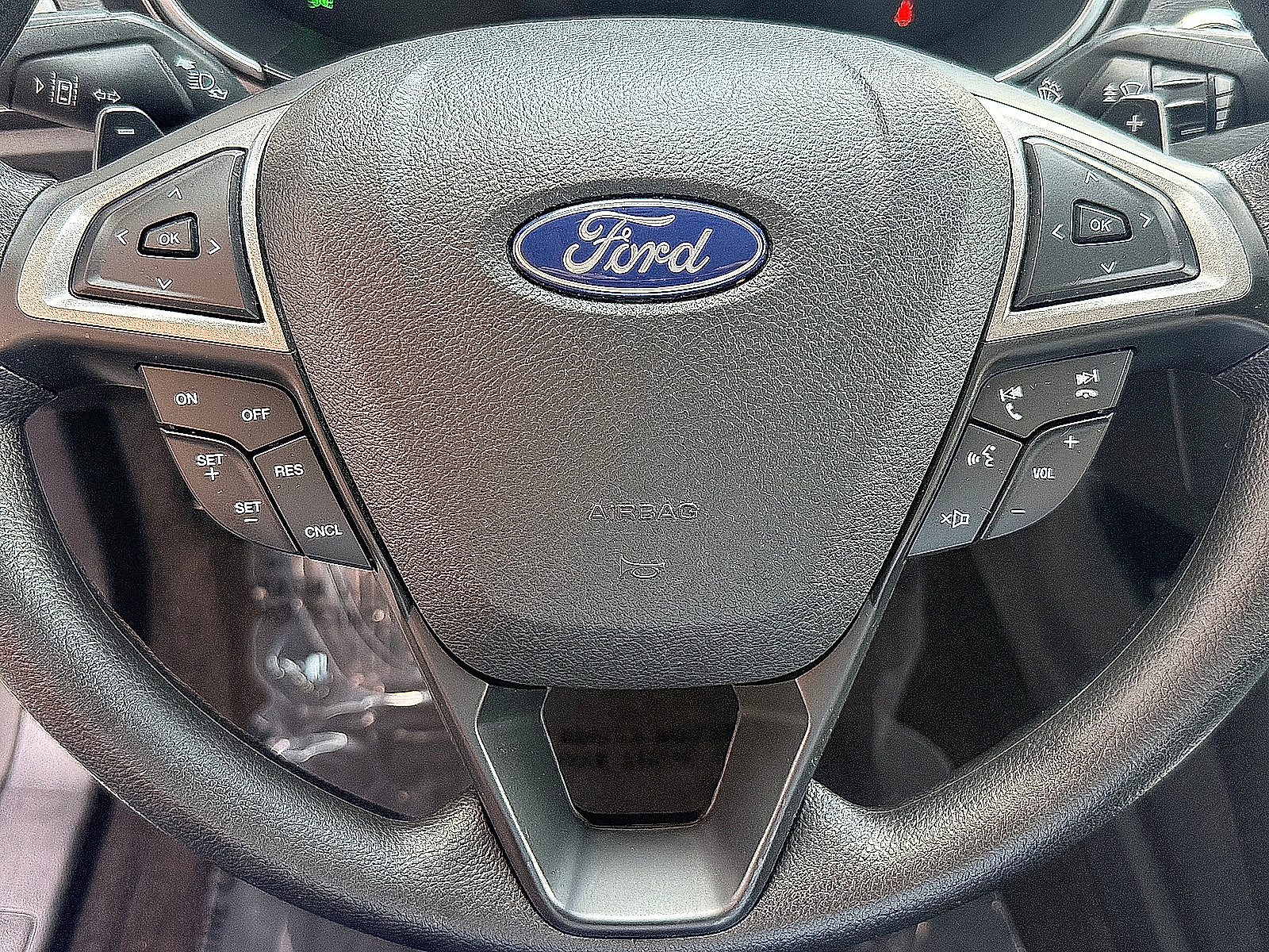 Used 2019 Ford Fusion SE FWD image 21