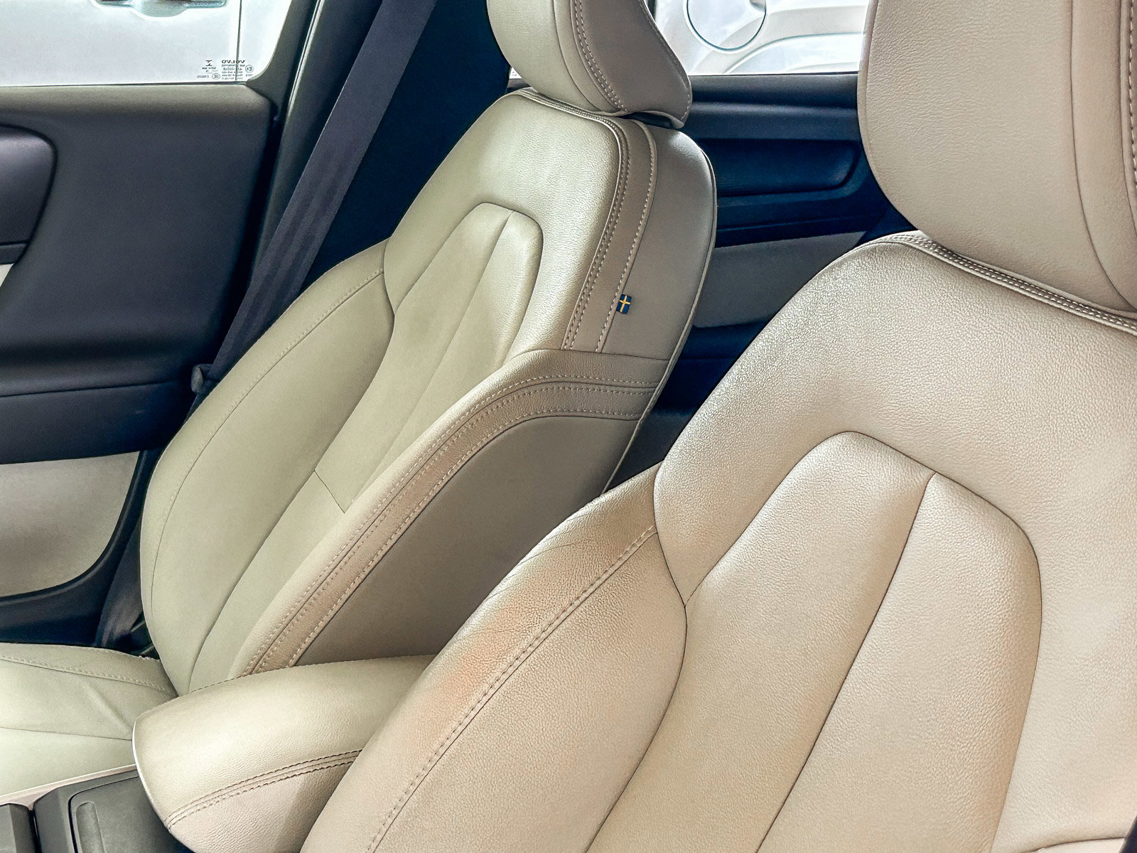 Used 2019 Volvo XC40 T4 Momentum FWD image 22