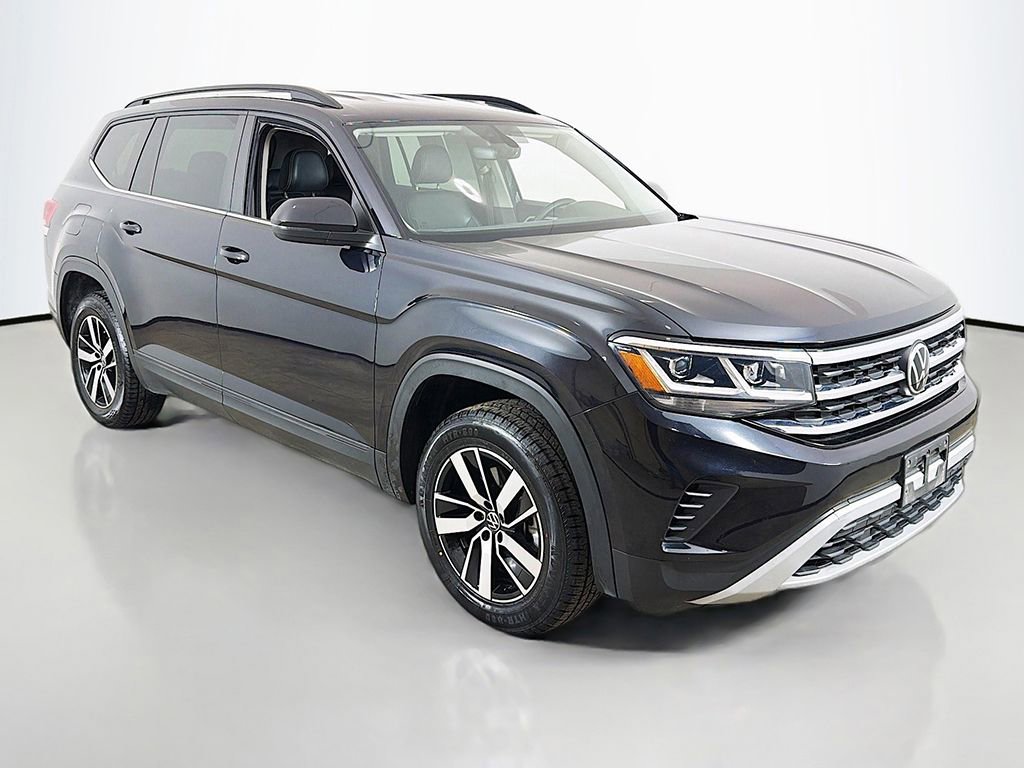 Used 2023 Volkswagen Atlas SE image 2