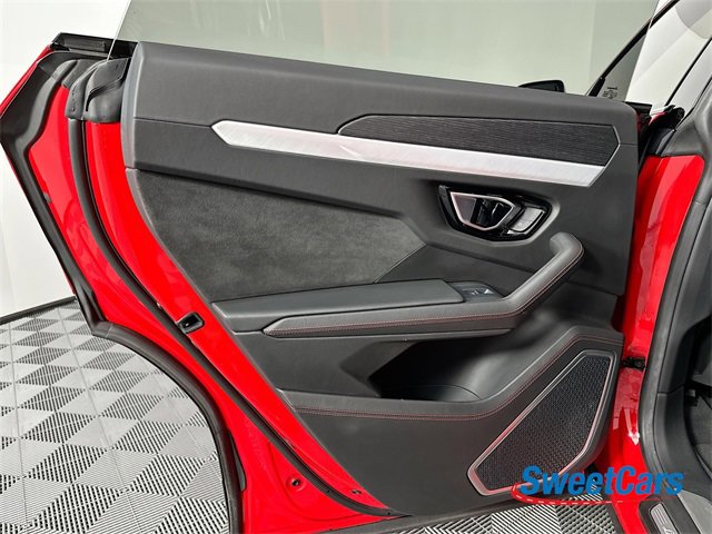 Used 2020 Lamborghini Urus Base image 44