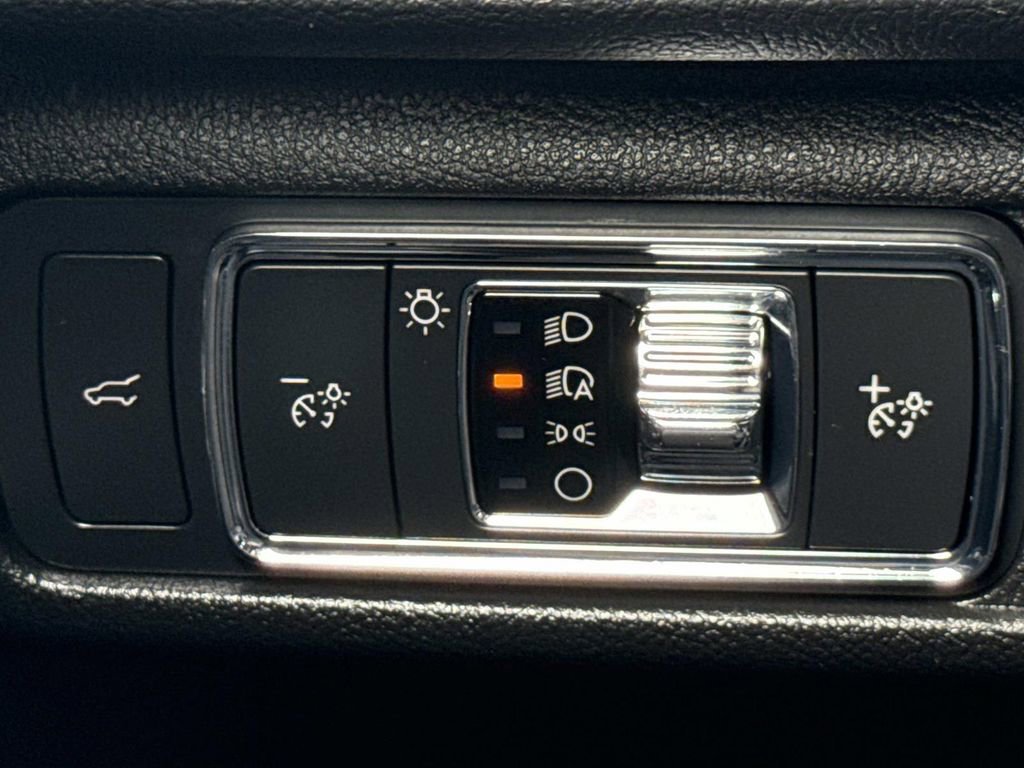 Used 2022 Lincoln Corsair AWD w/ Equipment Group 101A image 13