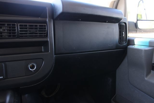 Used 2018 GMC Savana 2500 Extended RWD image 17
