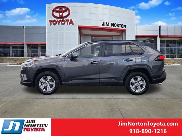 Used 2025 Toyota RAV4 XLE FWD image 4