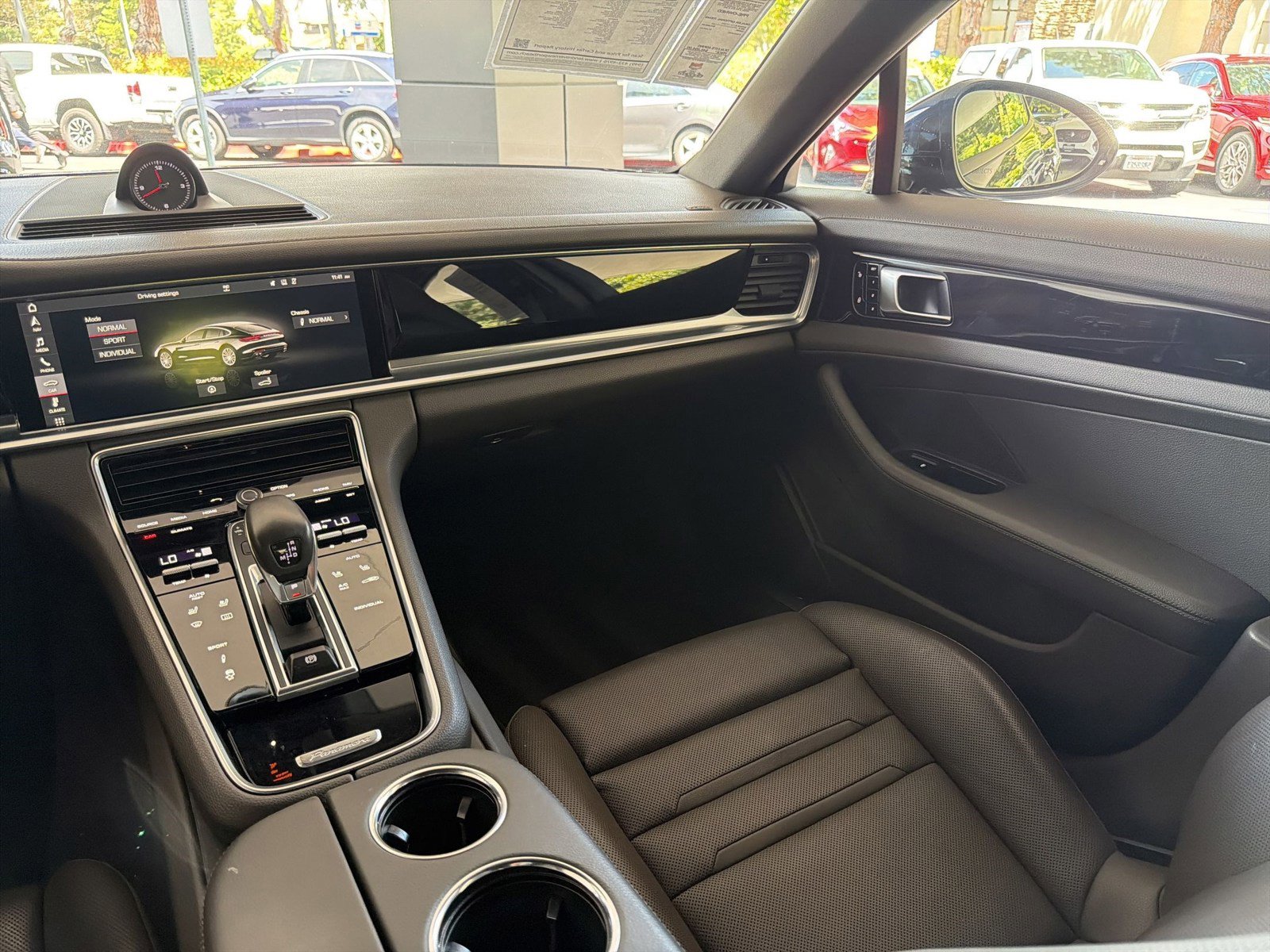 Used 2018 Porsche Panamera 4 AWD/4WD image 28