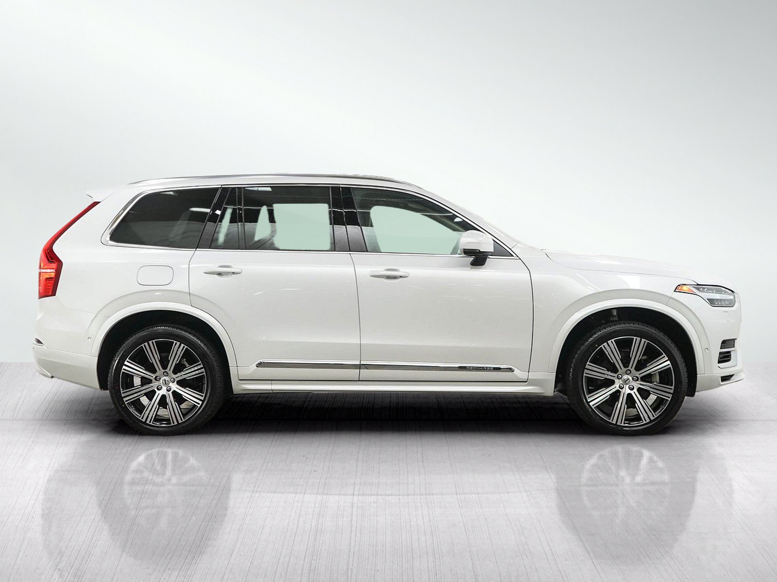 Used 2023 Volvo XC90 T8 Plus w/ Protection Package Premier AWD/4WD image 7