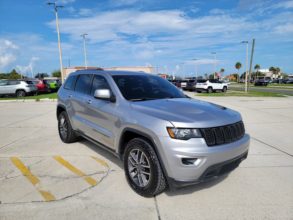 Used 2019 Jeep Grand Cherokee Laredo w/ Laredo X Package RWD image 7