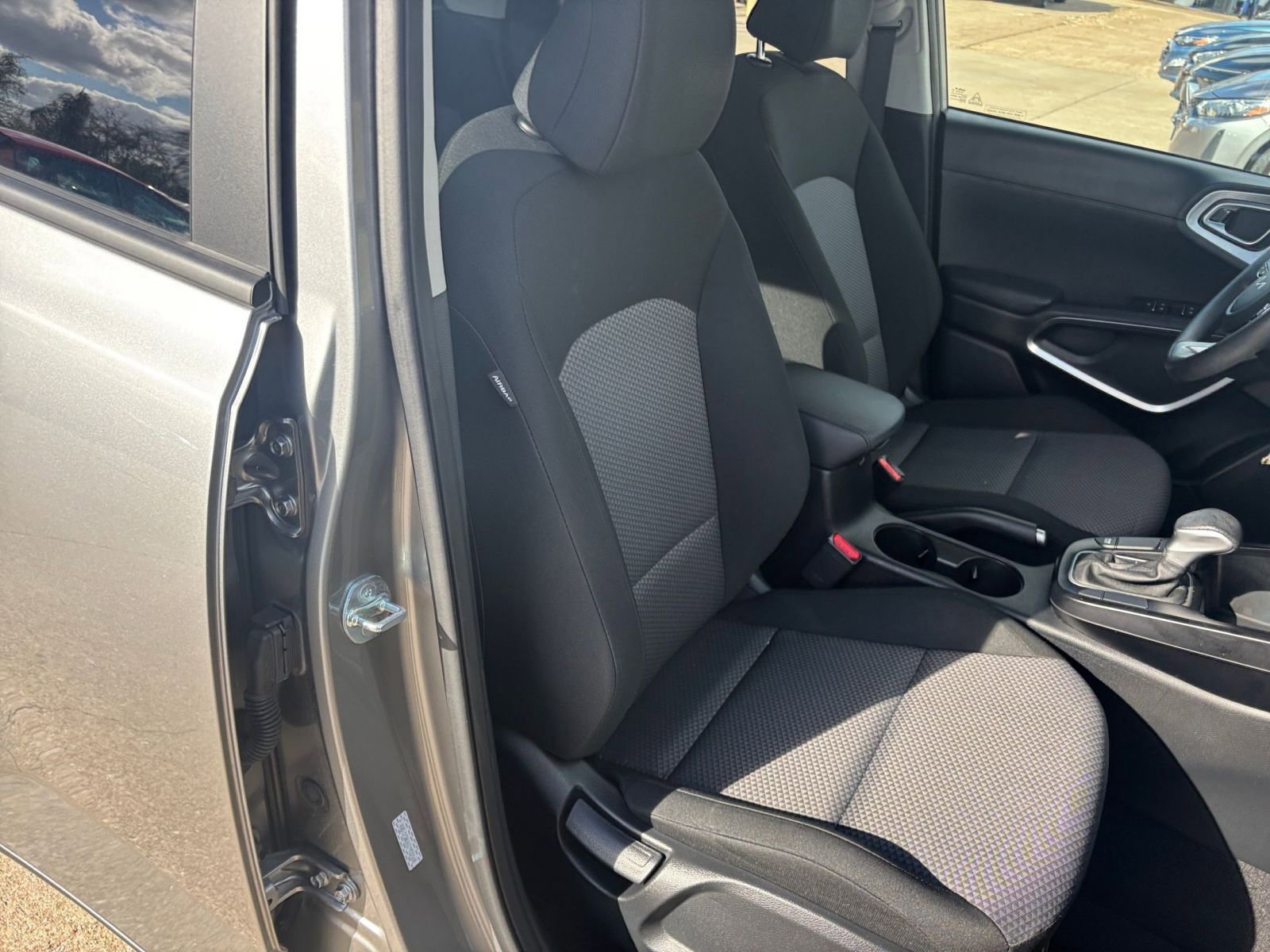 Used 2025 Kia Soul LX w/ LX Technology Package image 34