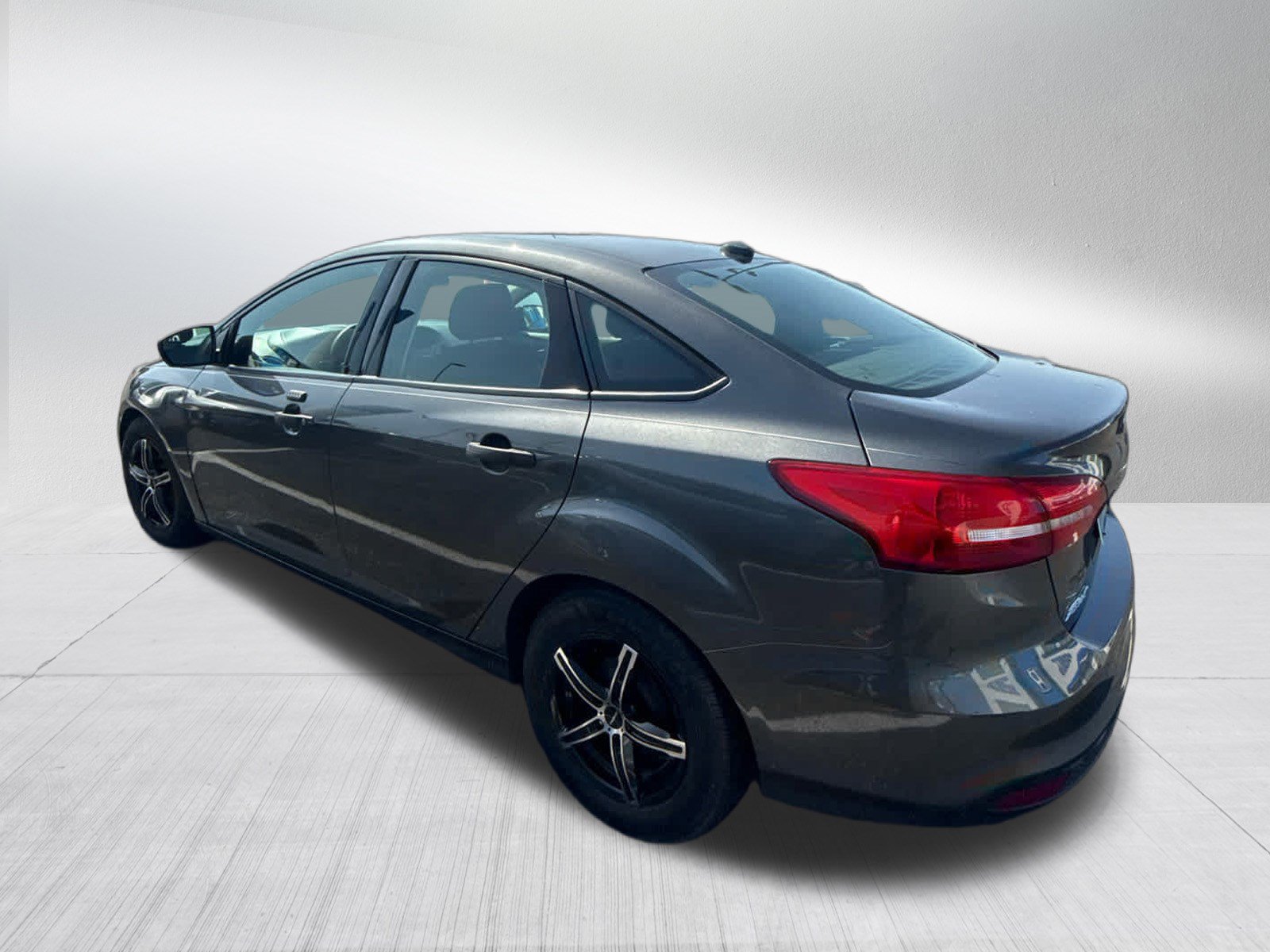 Used 2015 Ford Focus S FWD image 2