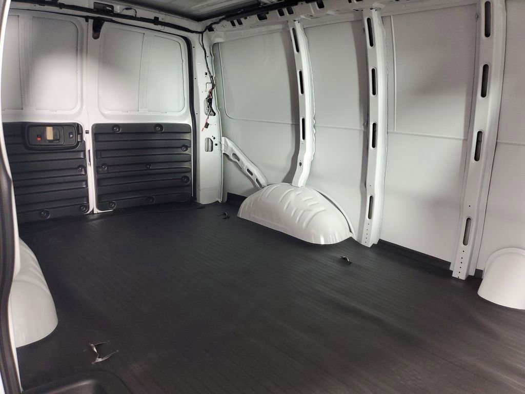 New 2026 Chevrolet Express 2500 w/ Driver Convenience Package image 10