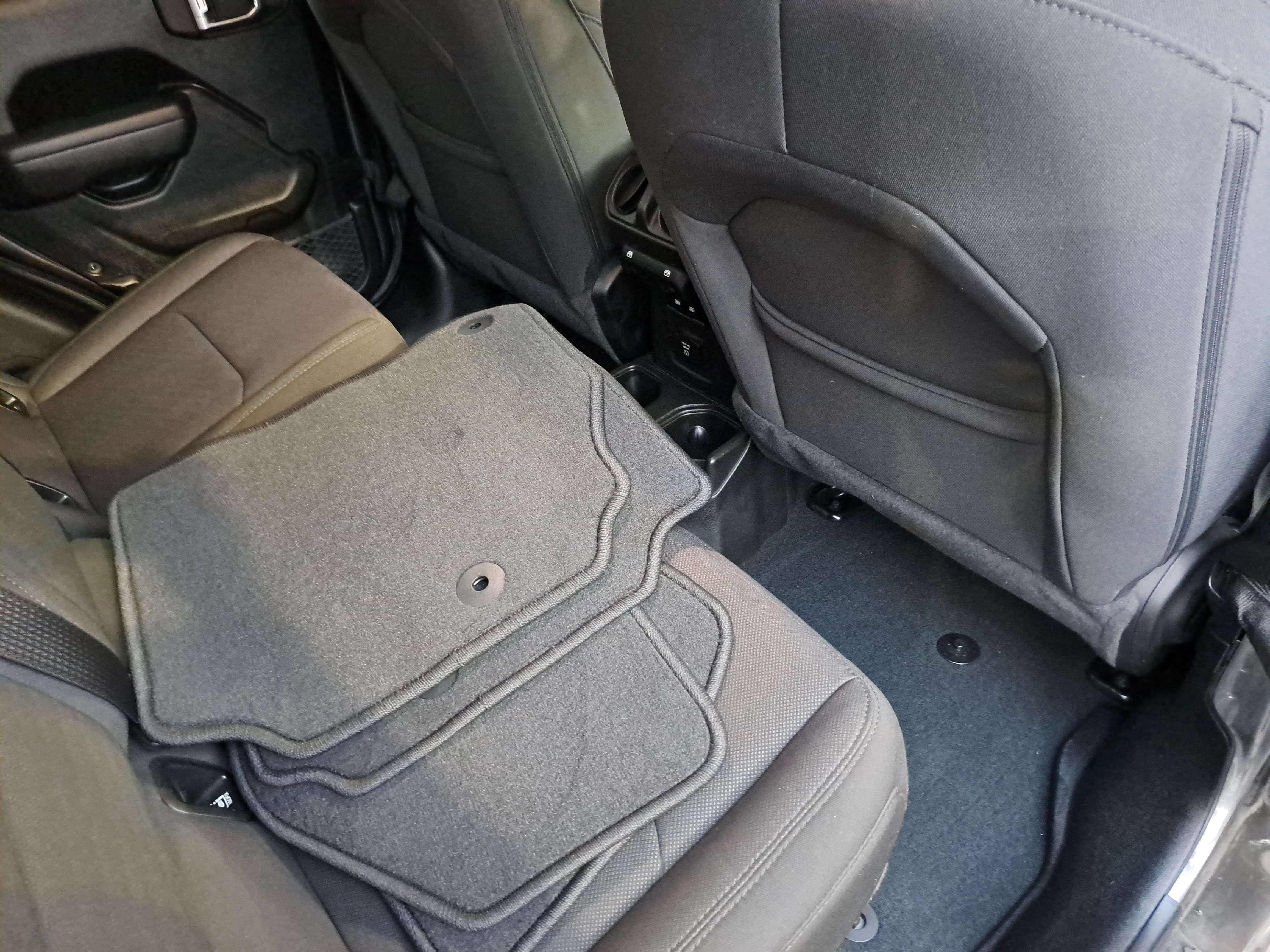 Used 2023 Jeep Gladiator Sport AWD/4WD image 12