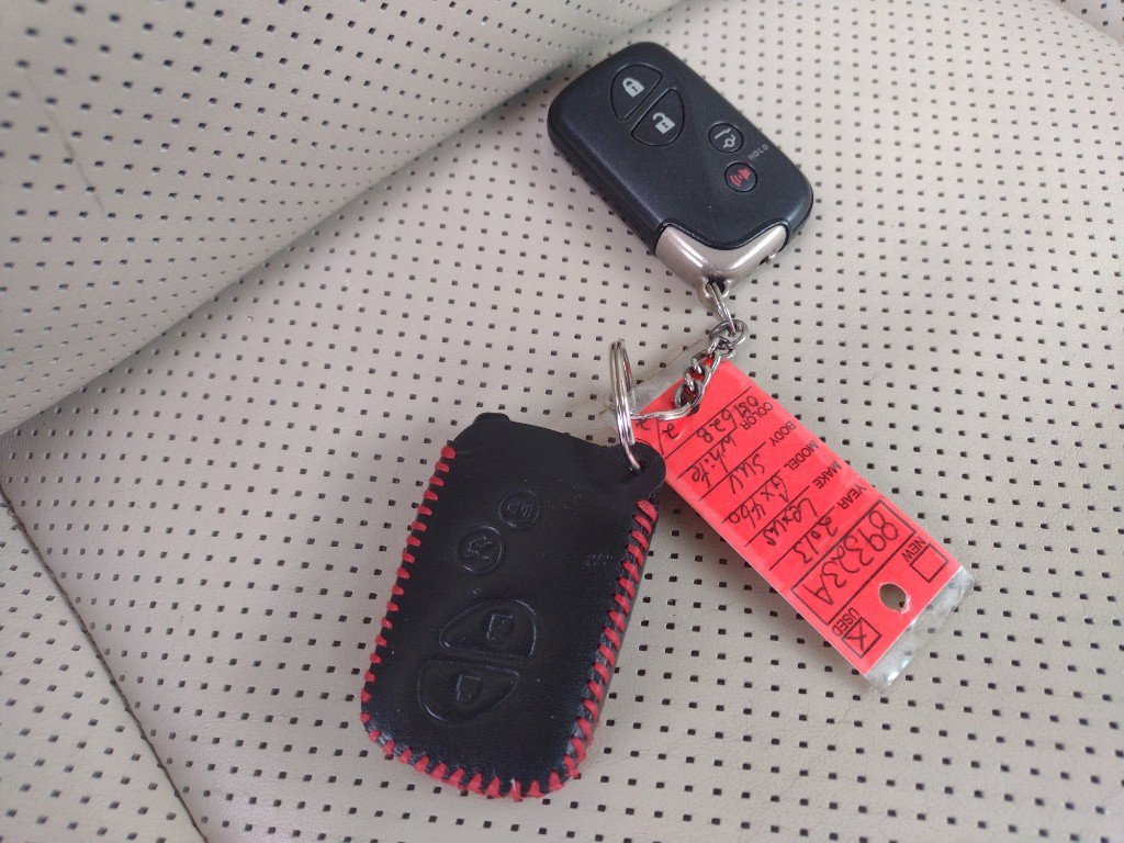 Used 2013 Lexus GX 460 w/ Comfort Plus Pkg image 26