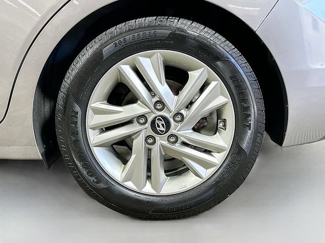 Used 2020 Hyundai Elantra Value Edition w/ Cargo Package (C1) FWD image 32