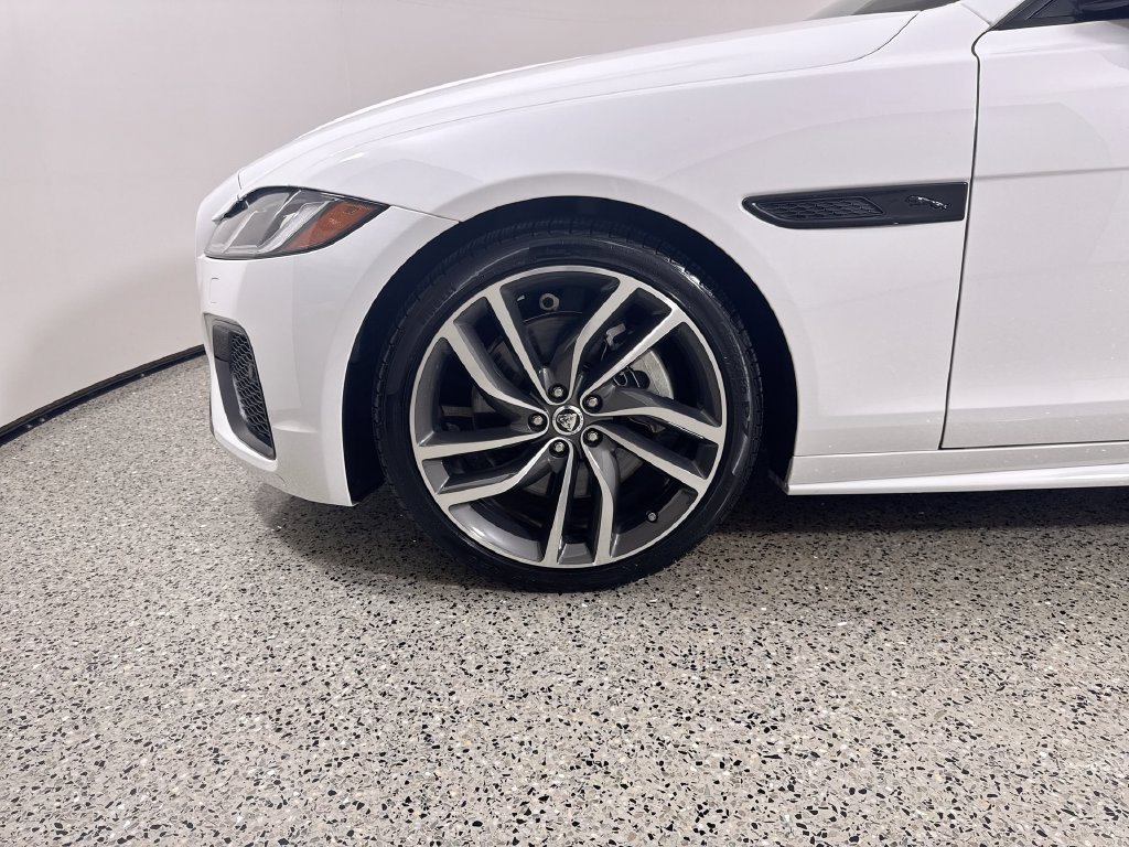 Used 2024 Jaguar XF R-Dynamic SE AWD/4WD image 10