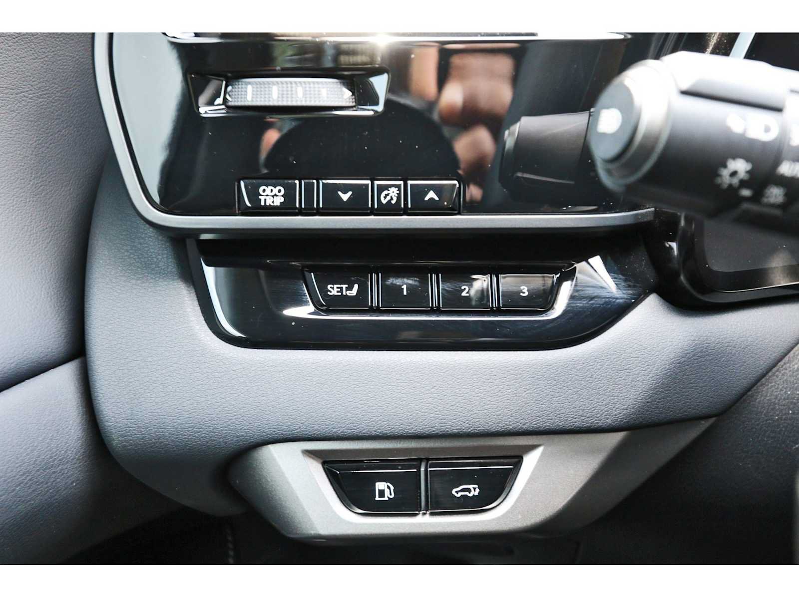 Used 2025 Lexus RX 350 Premium w/ Accessory Package (Z1) FWD image 19