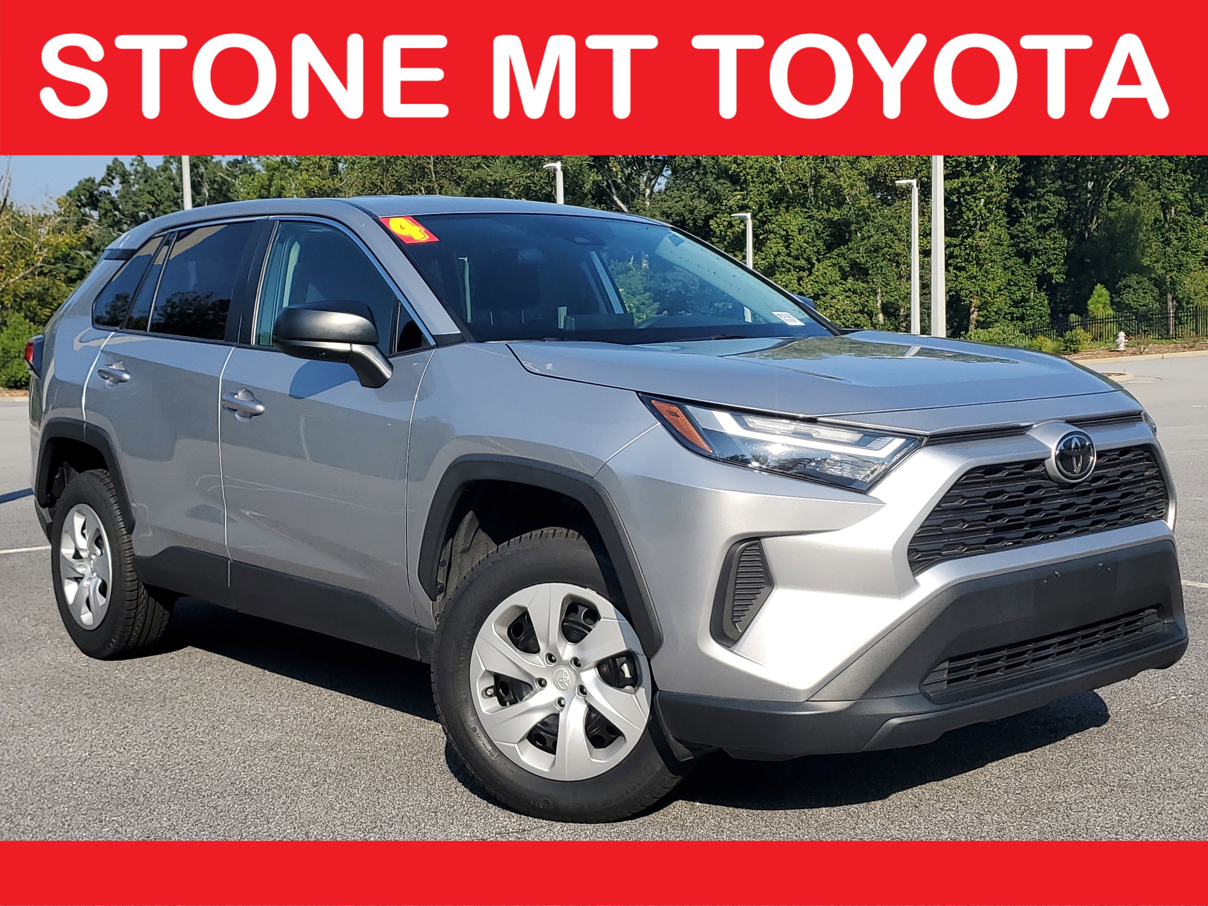 Used 2024 Toyota RAV4 LE video 1