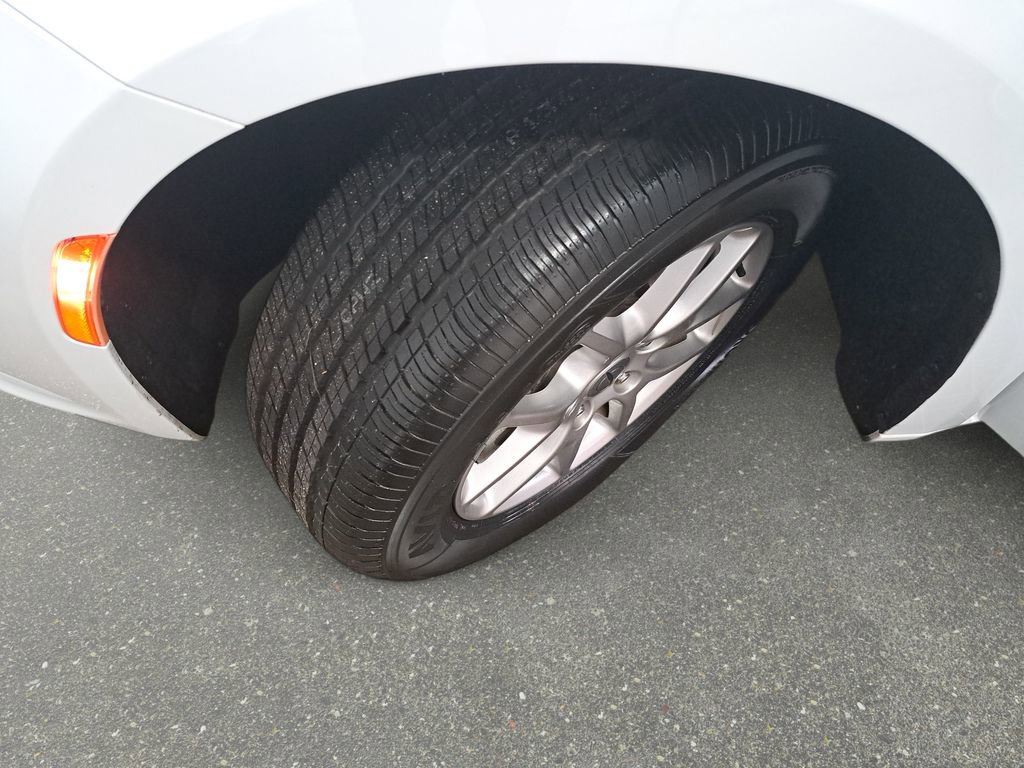 Used 2024 Chrysler Pacifica Touring-L image 34