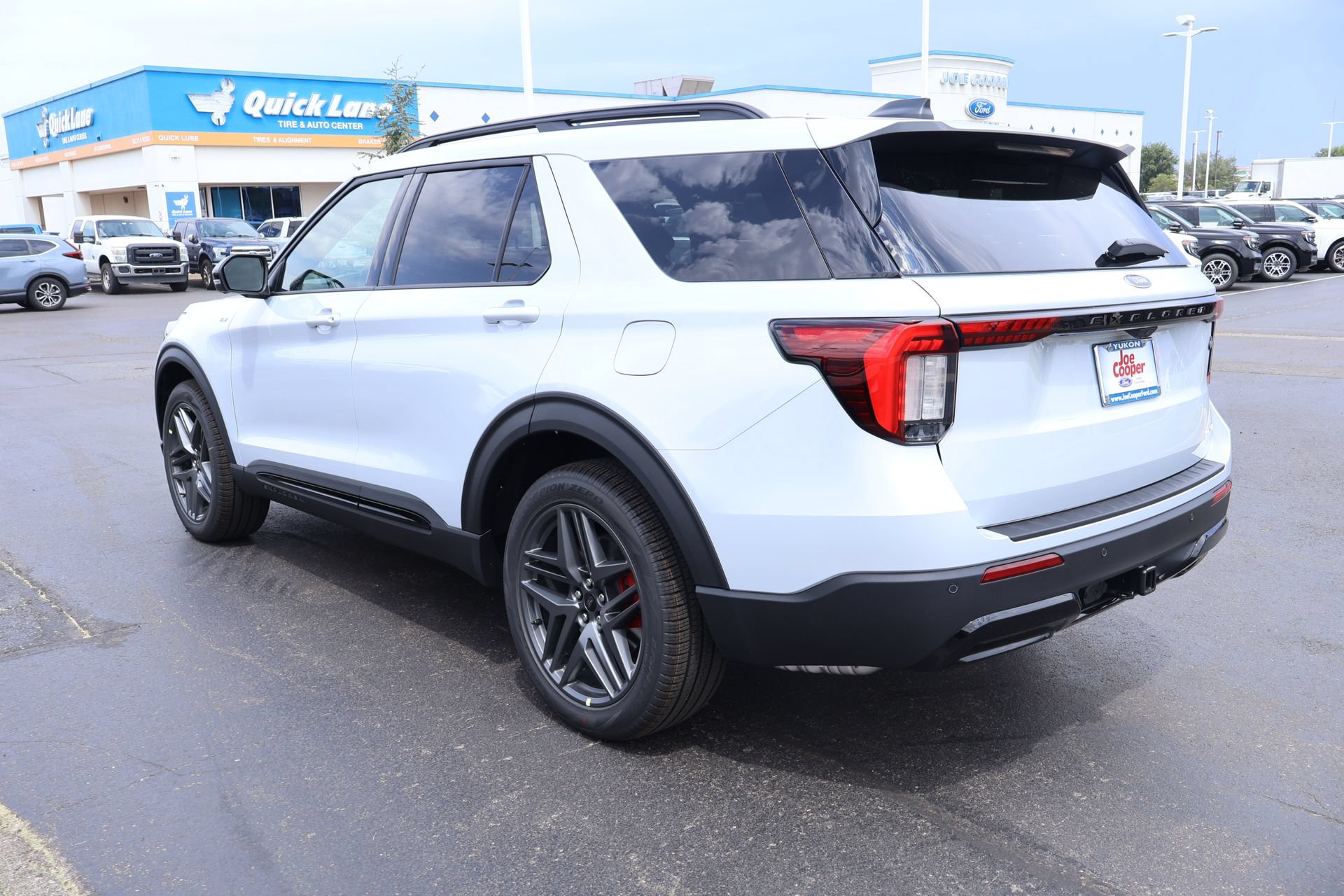 New 2026 Ford Explorer ST-Line w/ ST-Line Street Pack AWD/4WD image 25