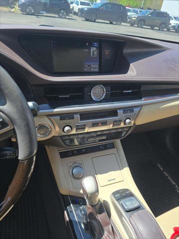 Used 2016 Lexus ES 350 w/ Navigation System Package FWD image 11