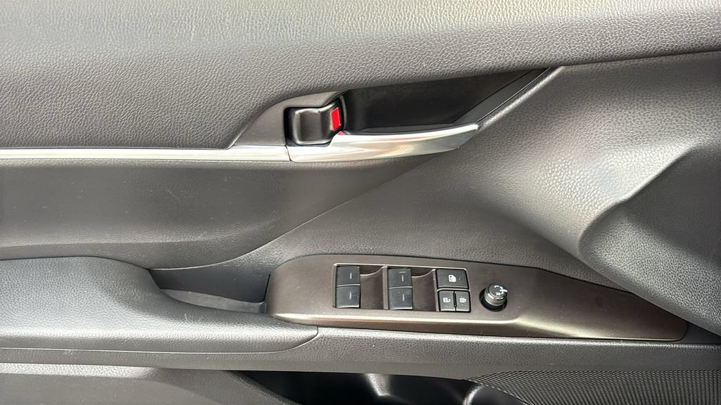 Used 2024 Toyota Camry LE FWD image 8