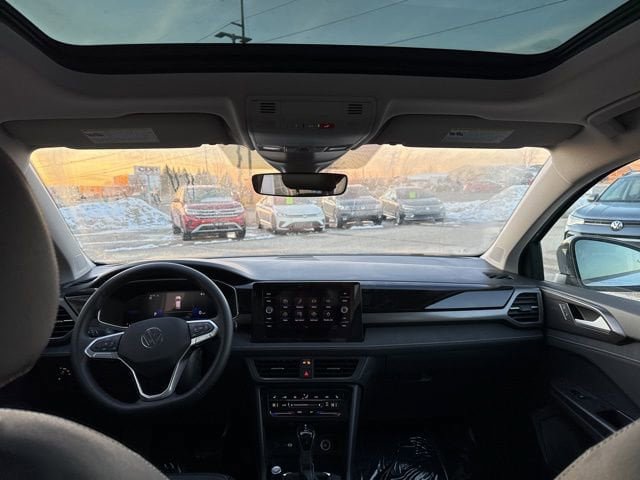 New 2026 Volkswagen Taos SE AWD/4WD image 7