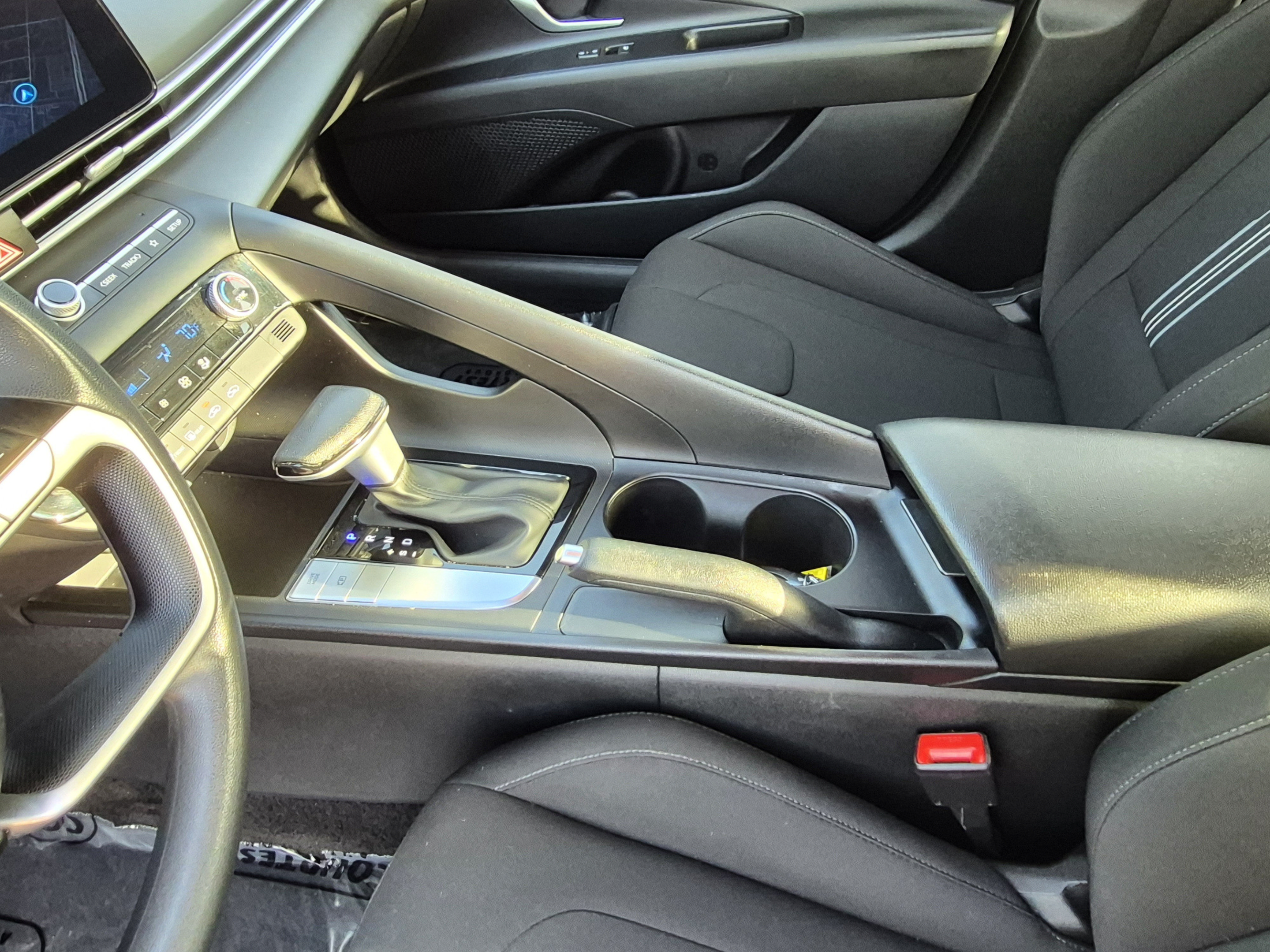 Used 2024 Hyundai Elantra SEL FWD image 22