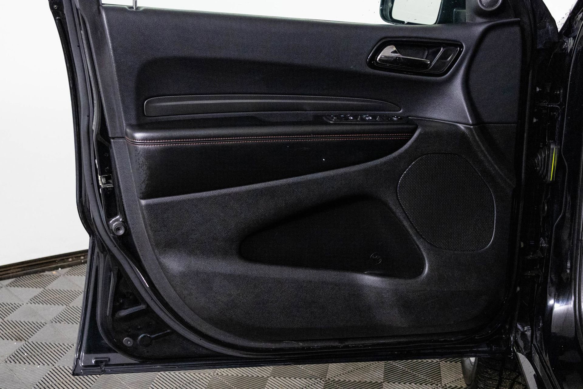 Used 2023 Dodge Durango GT image 31