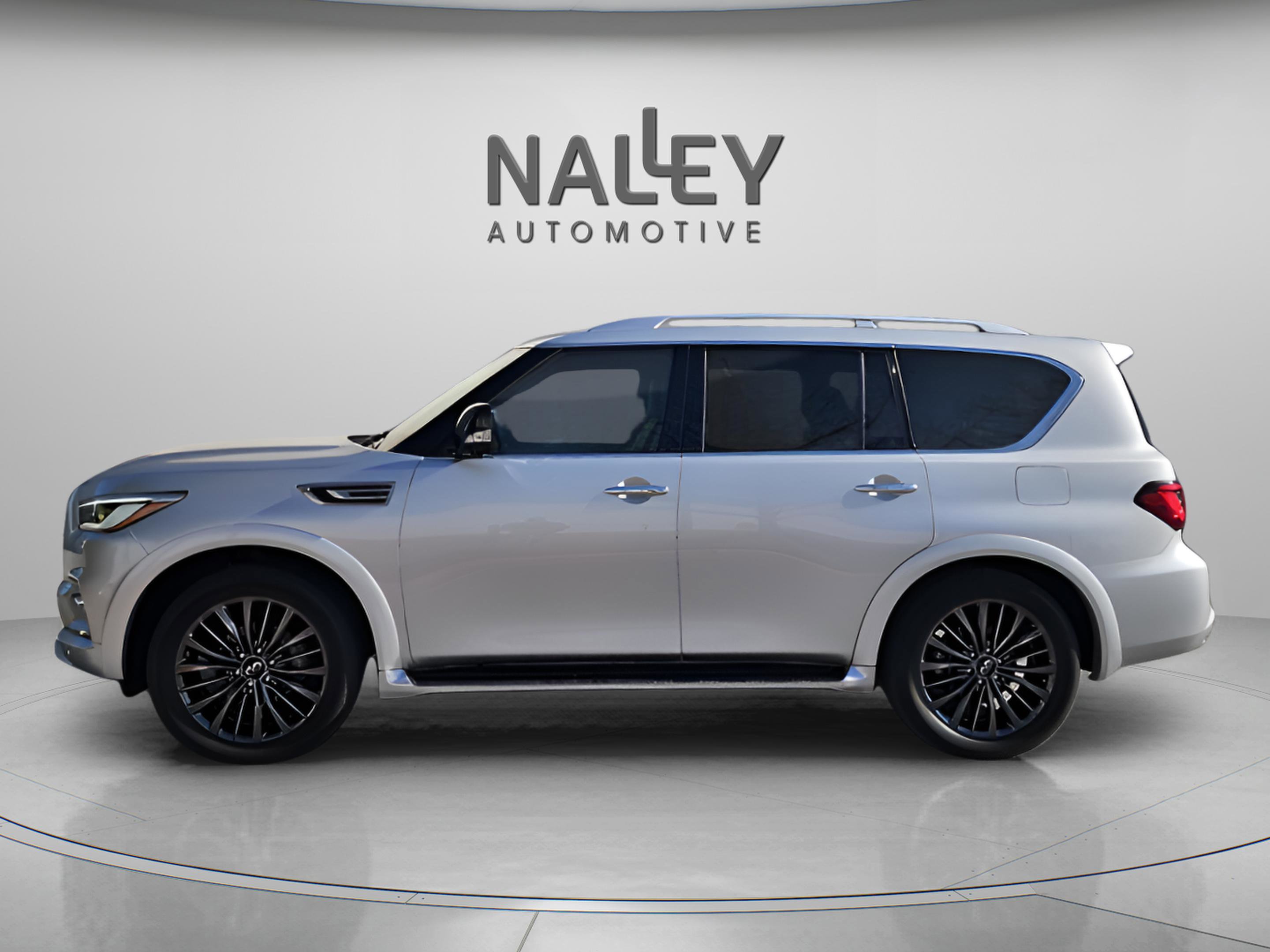 Used 2023 INFINITI QX80 Premium Select w/ All-Season Package image 2
