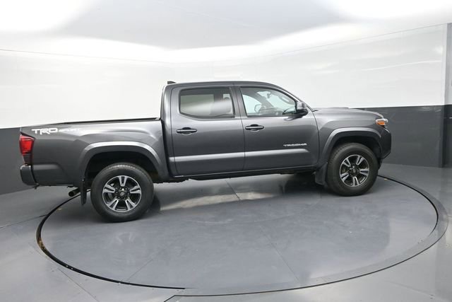 Used 2019 Toyota Tacoma TRD Sport image 9